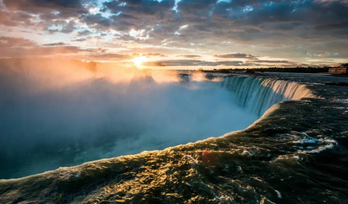 Explorând Canada de la Vest la Est: traseu complet și obiective esențiale
